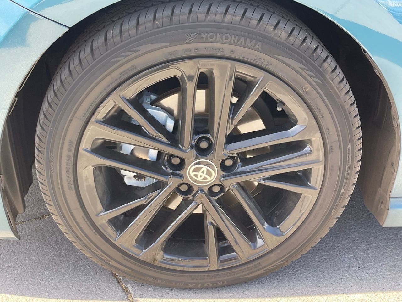 Used 2025 Toyota Camry SE image 4