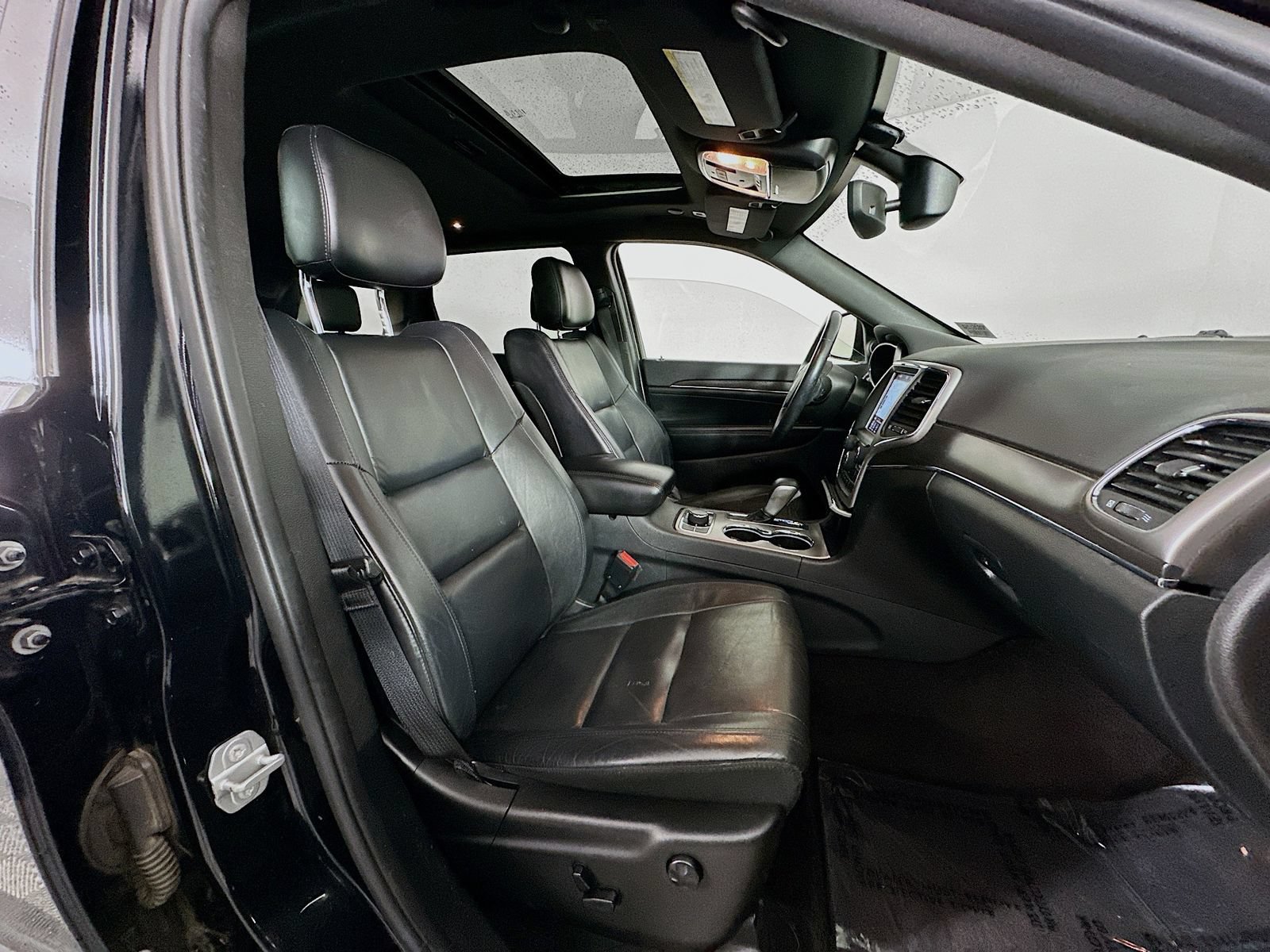 Used 2018 Jeep Grand Cherokee Limited AWD/4WD image 28