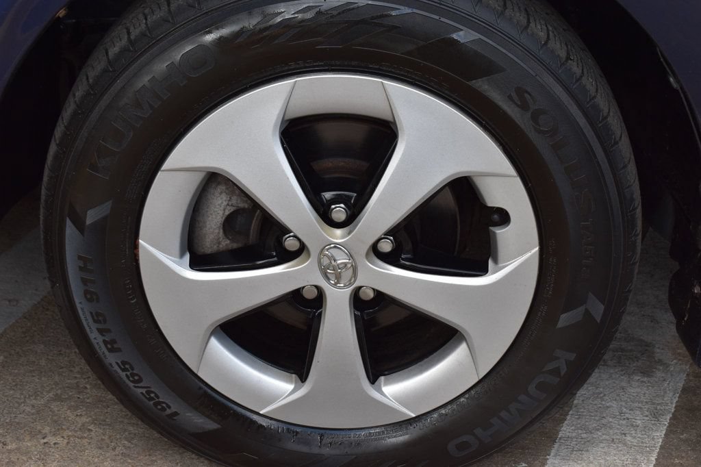 Used 2013 Toyota Prius Four FWD image 11