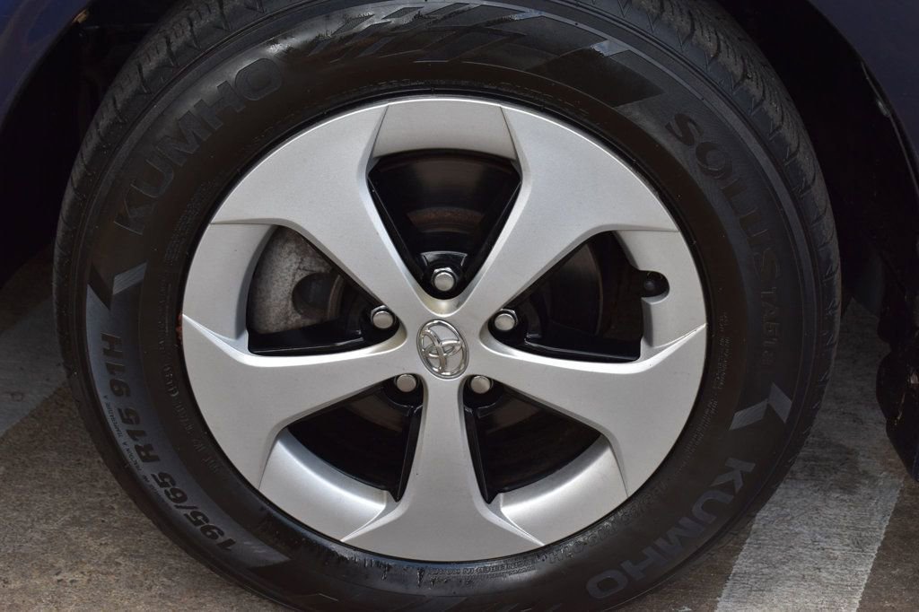 Used 2013 Toyota Prius Four FWD image 11