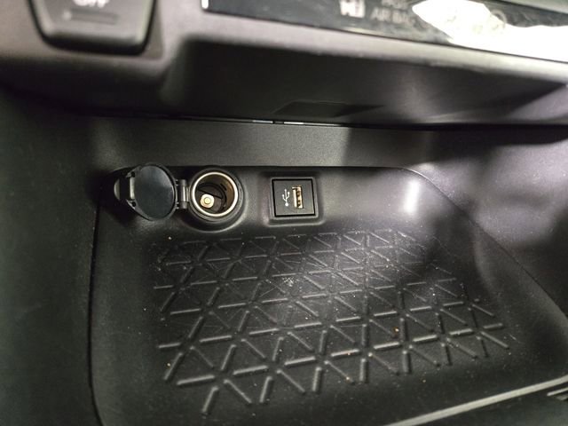 Used 2025 Toyota RAV4 XLE AWD/4WD image 25