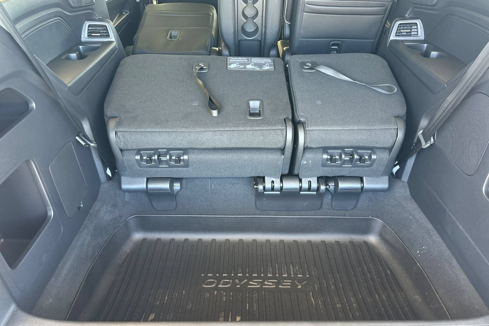 New 2026 Honda Odyssey Touring image 17