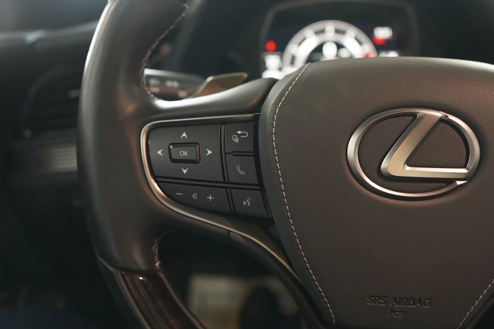 Used 2022 Lexus LS 500 w/ Luxury Package RWD image 12