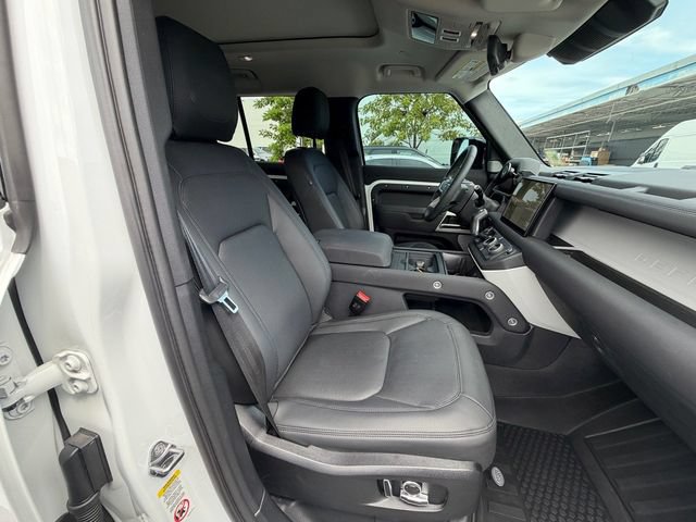 Used 2023 Land Rover Defender 130 SE AWD/4WD image 14