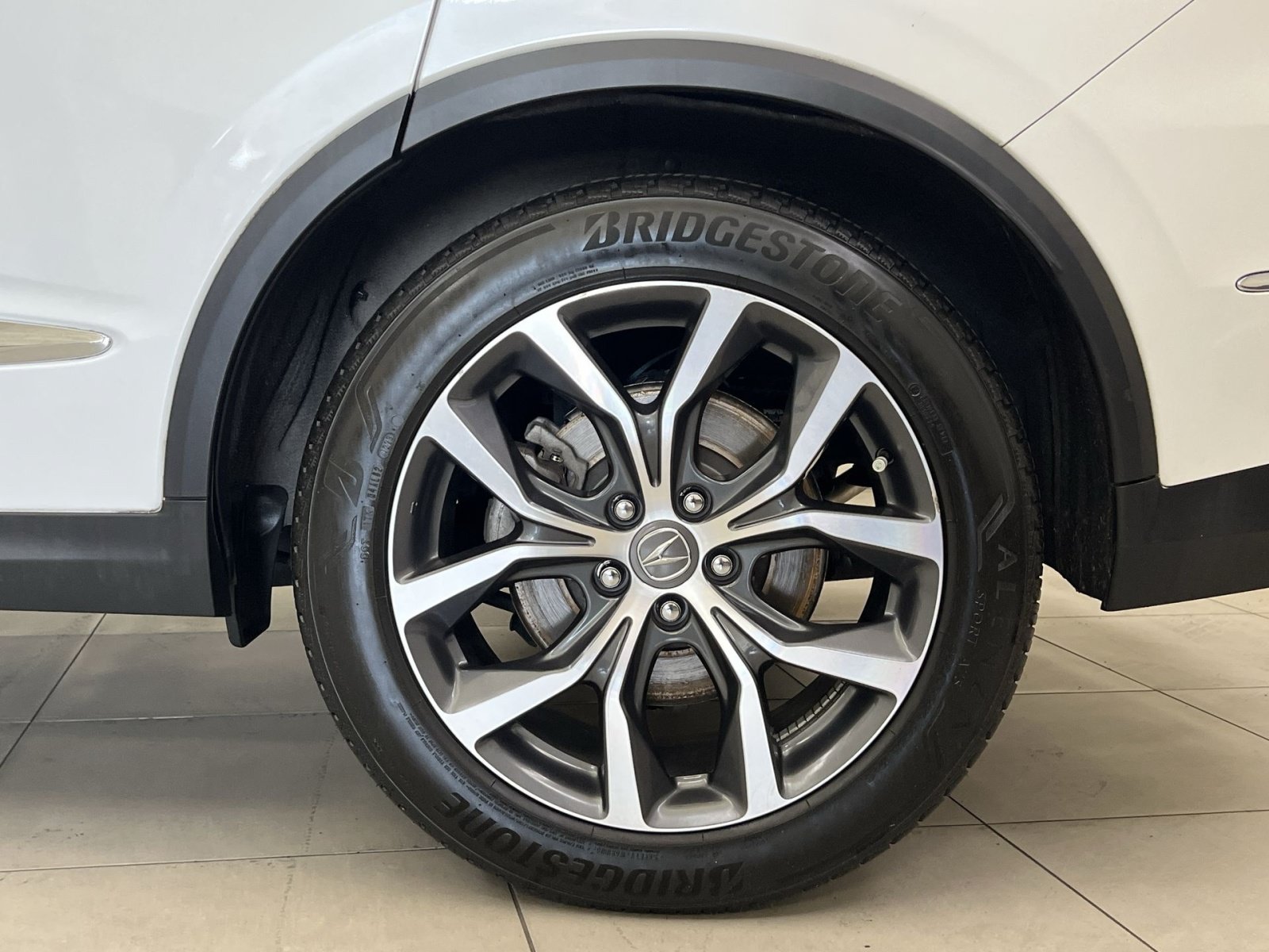 Used 2023 Acura MDX SH-AWD w/ Technology Package image 11