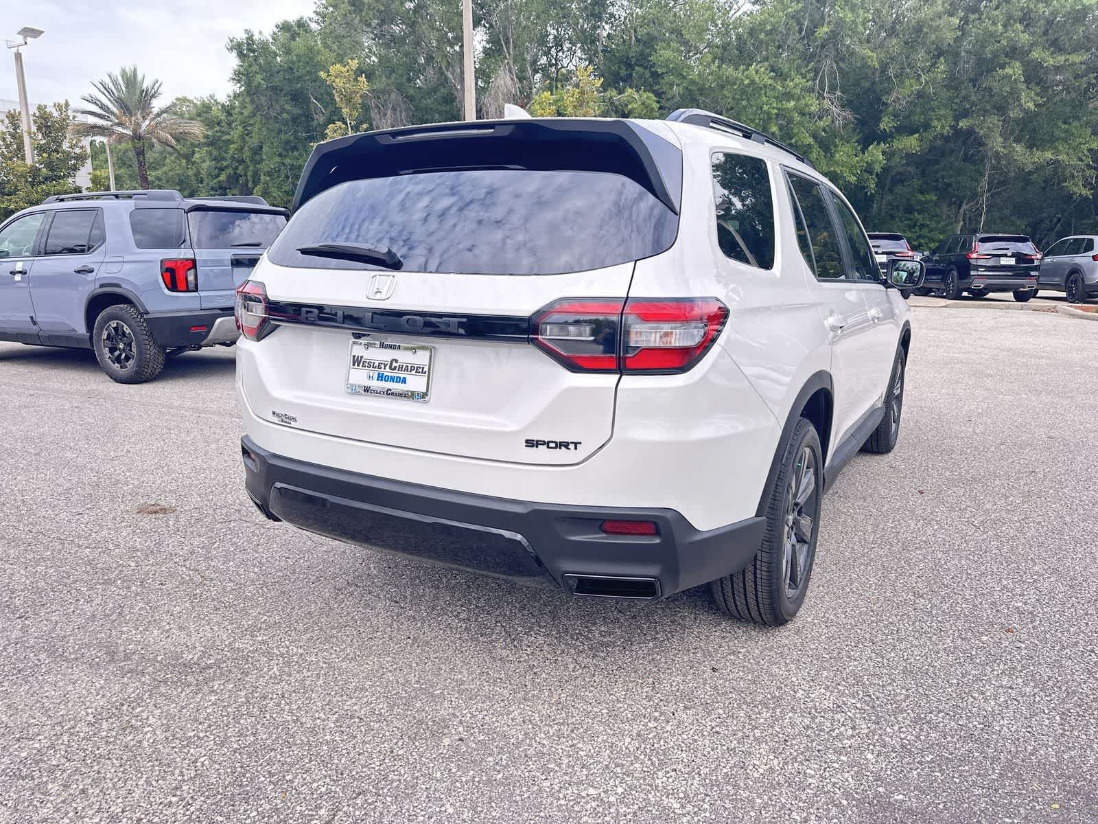 New 2026 Honda Pilot Sport image 6