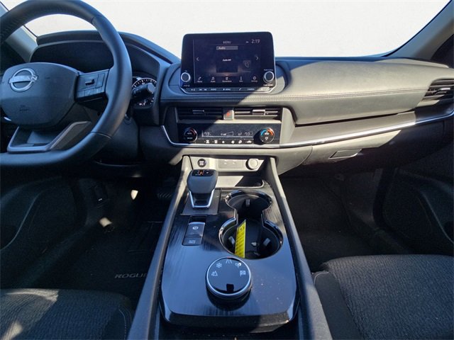 Used 2025 Nissan Rogue SV image 11