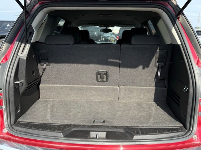 Used 2013 GMC Acadia SLE image 25