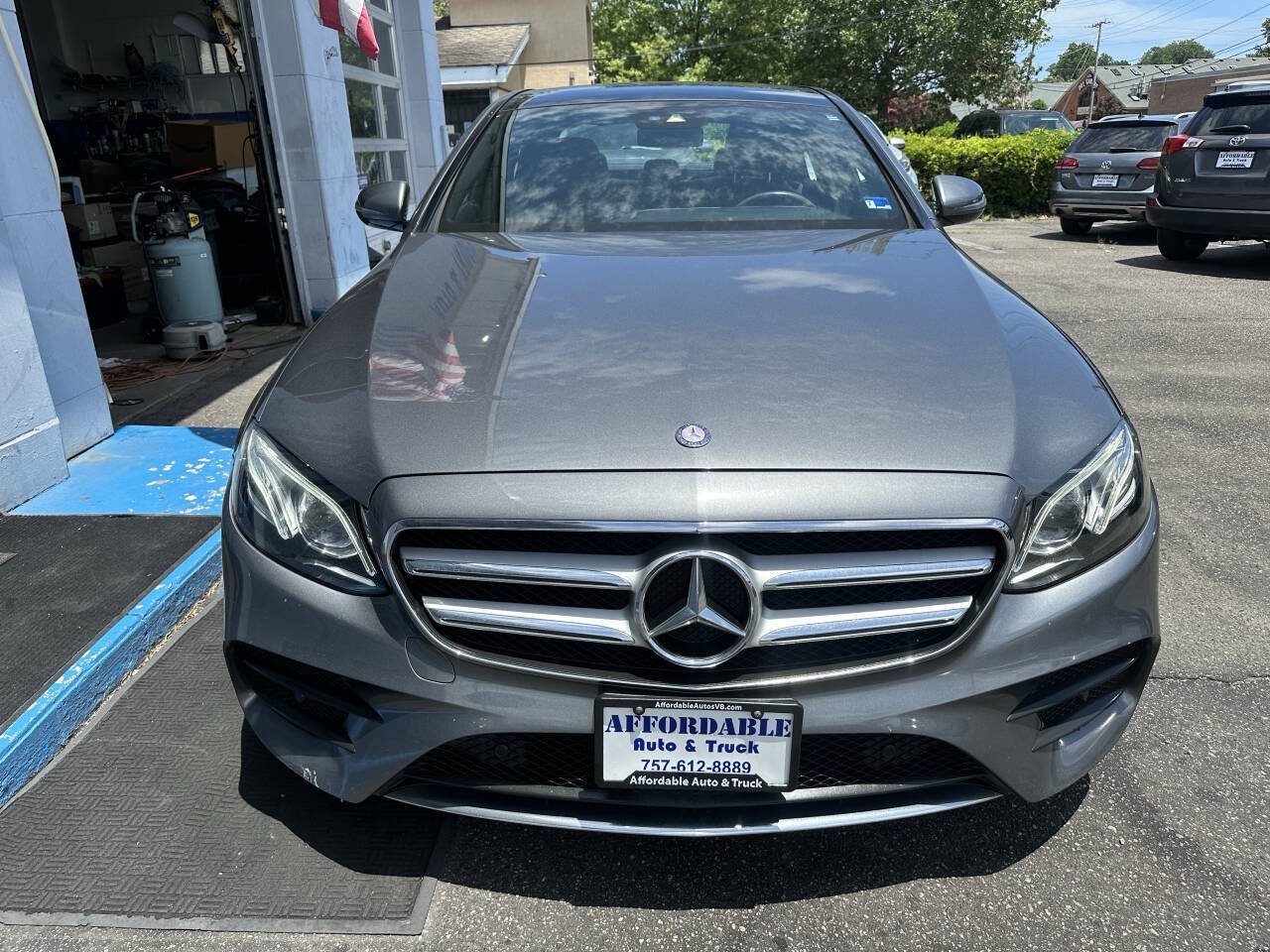 Used 2017 Mercedes-Benz E 300 4MATIC image 9