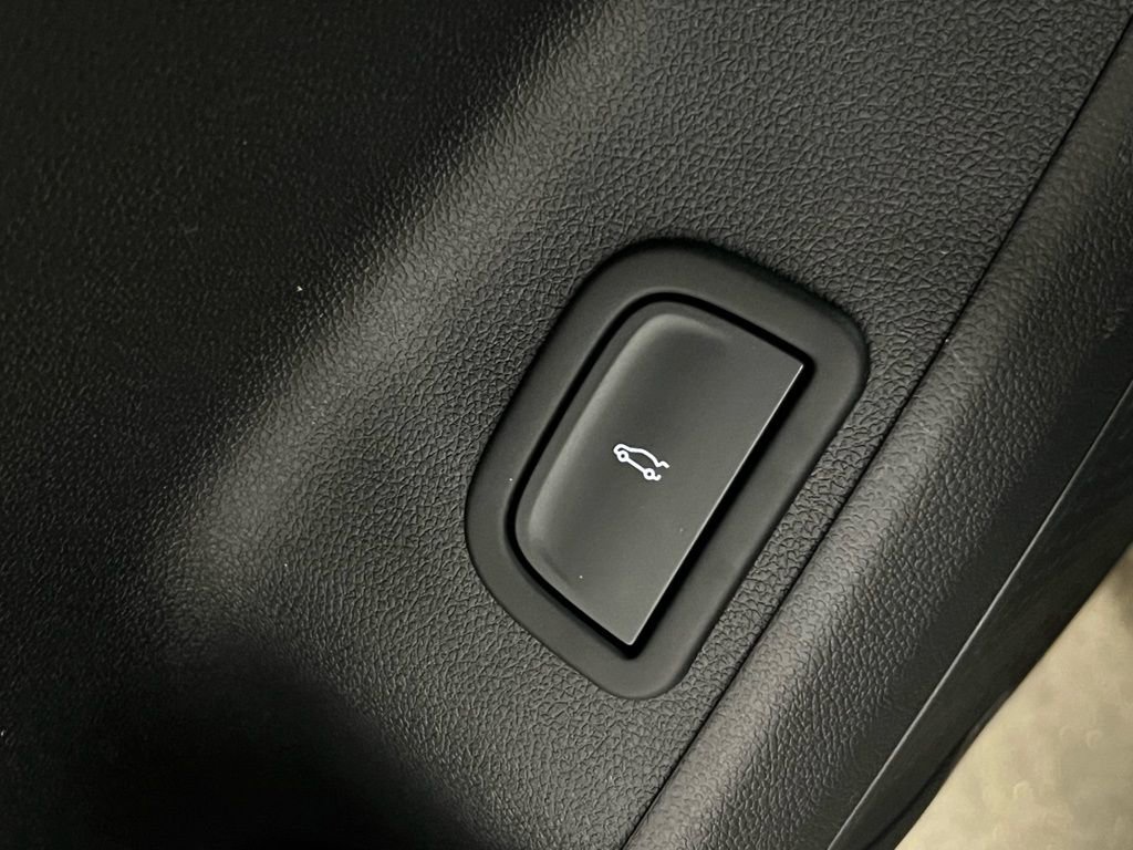 New 2026 Chevrolet Traverse LT w/ Driver Confidence Package image 16