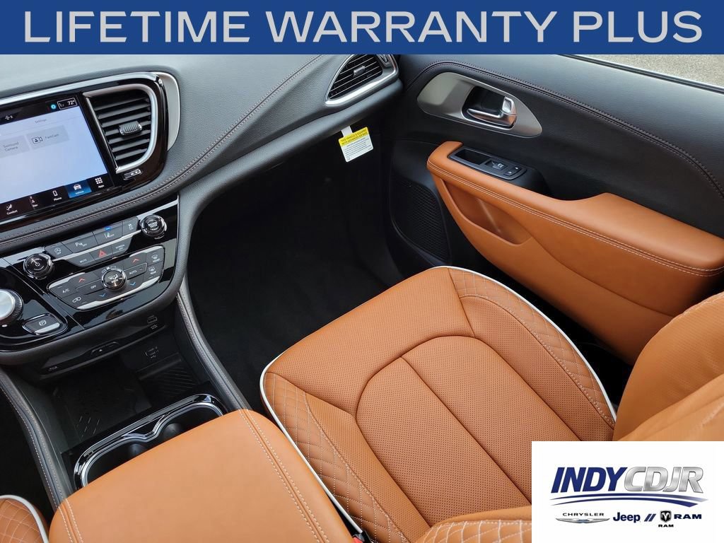 New 2026 Chrysler Pacifica Pinnacle w/ Trailer Tow Group AWD/4WD image 17