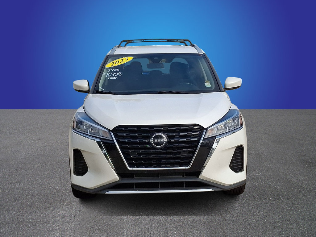 Used 2023 Nissan Kicks SV w/ Interior Electronics Package FWD image 2