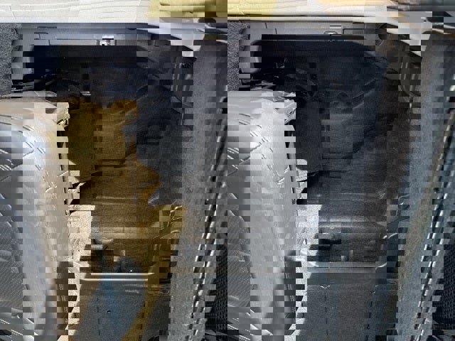 Used 2024 Chrysler Pacifica Touring-L image 18