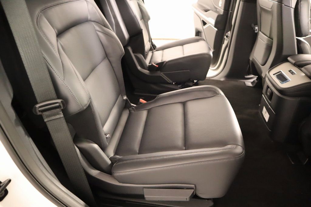 New 2025 Lincoln Navigator Reserve w/ Jet Appearance Package image 15