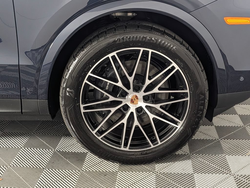 New 2026 Porsche Cayenne Coupe AWD/4WD image 15