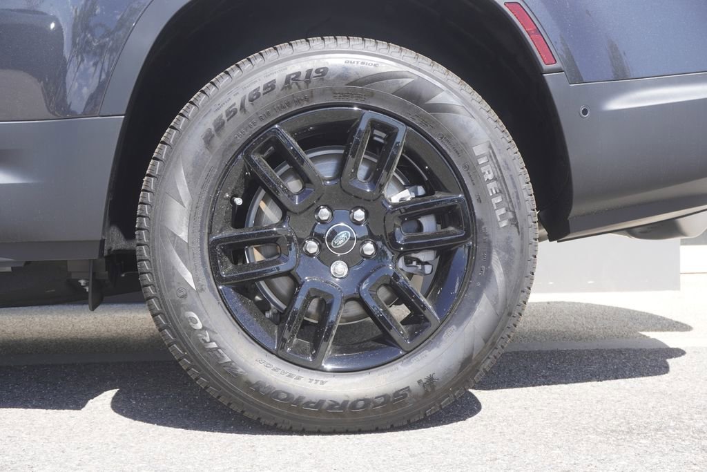 New 2025 Land Rover Defender 130 S image 36