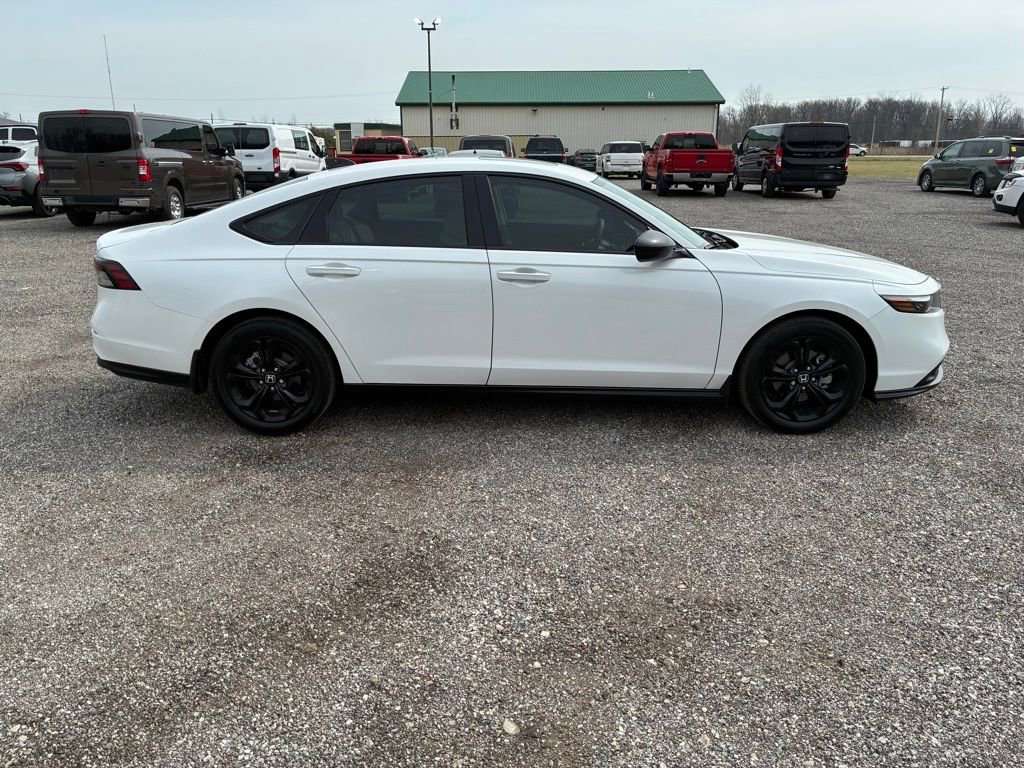 Used 2025 Honda Accord SE image 2