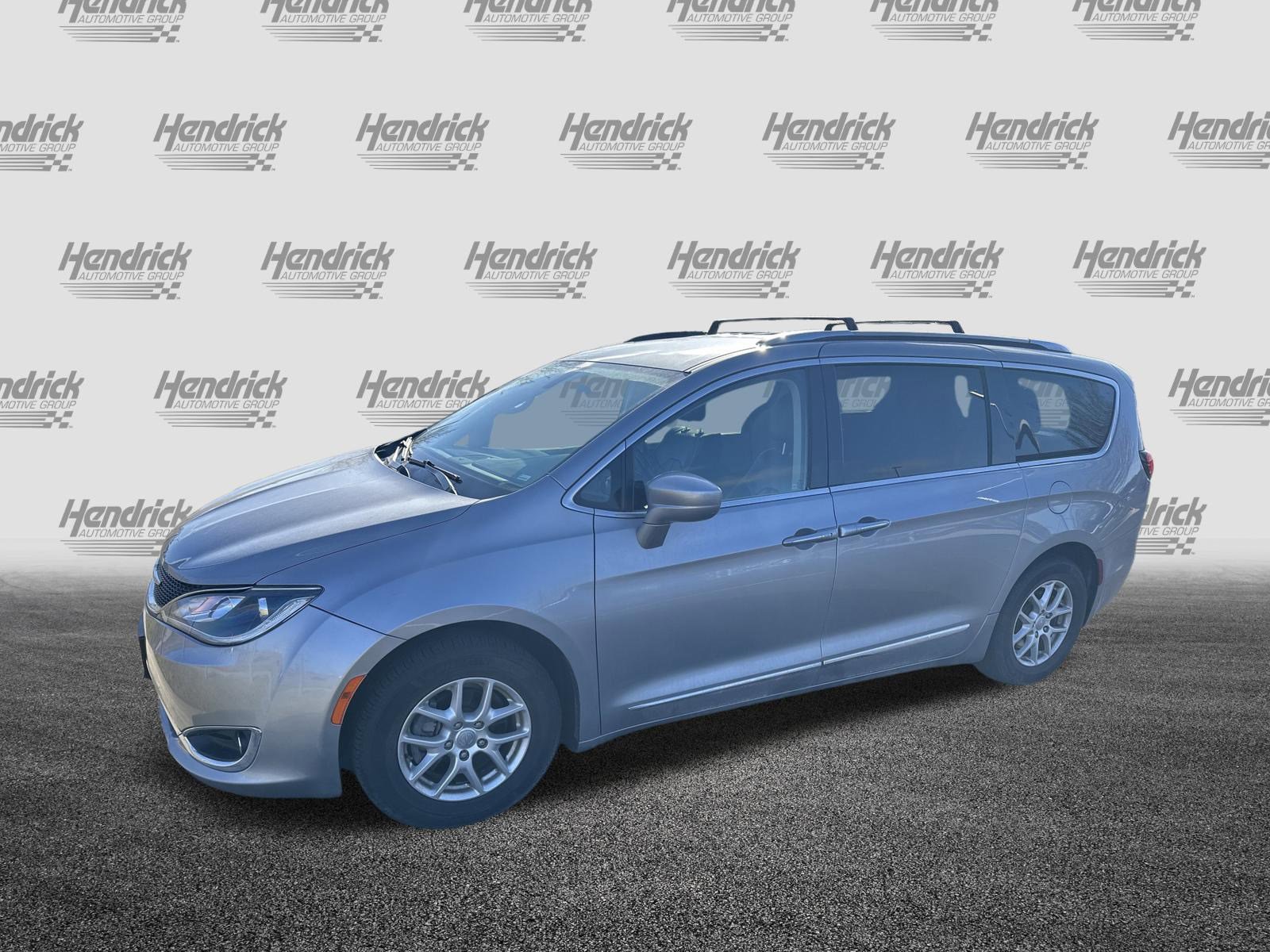 Used 2020 Chrysler Pacifica Touring-L image 5