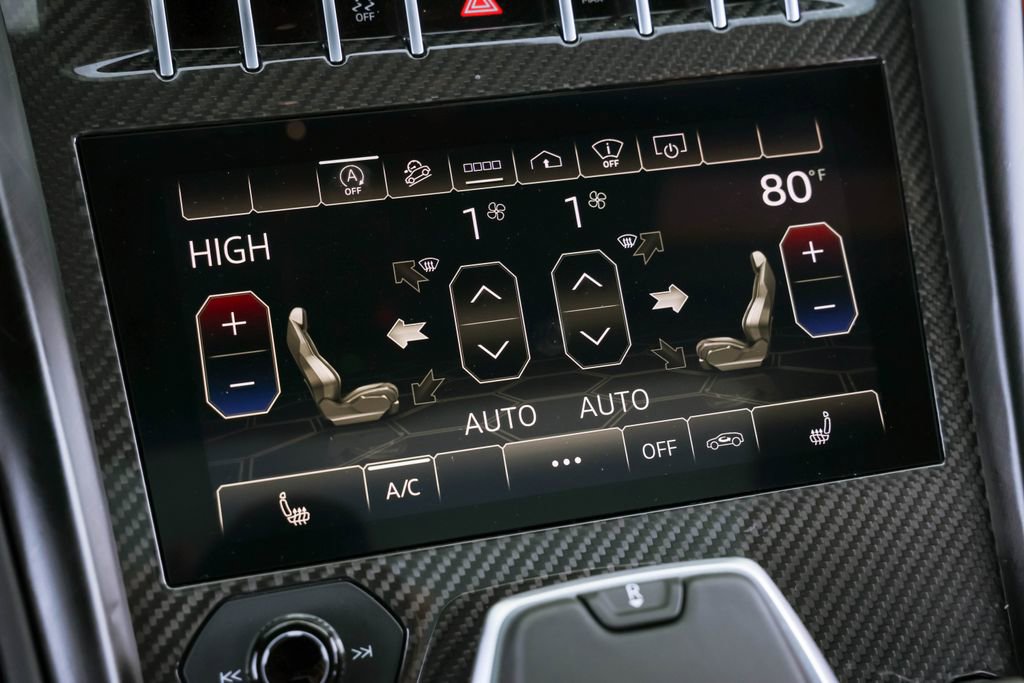 Used 2022 Lamborghini Urus image 12