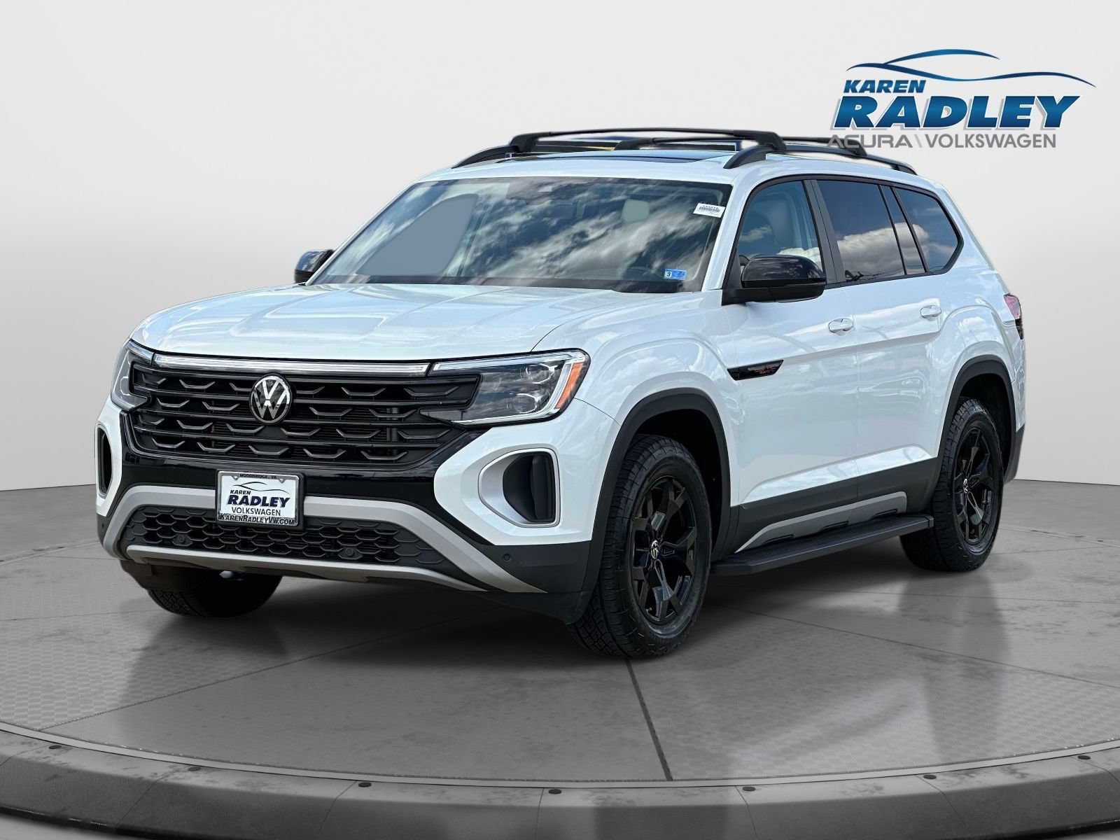 Used 2024 Volkswagen Atlas Peak Edition SEL AWD/4WD image 5