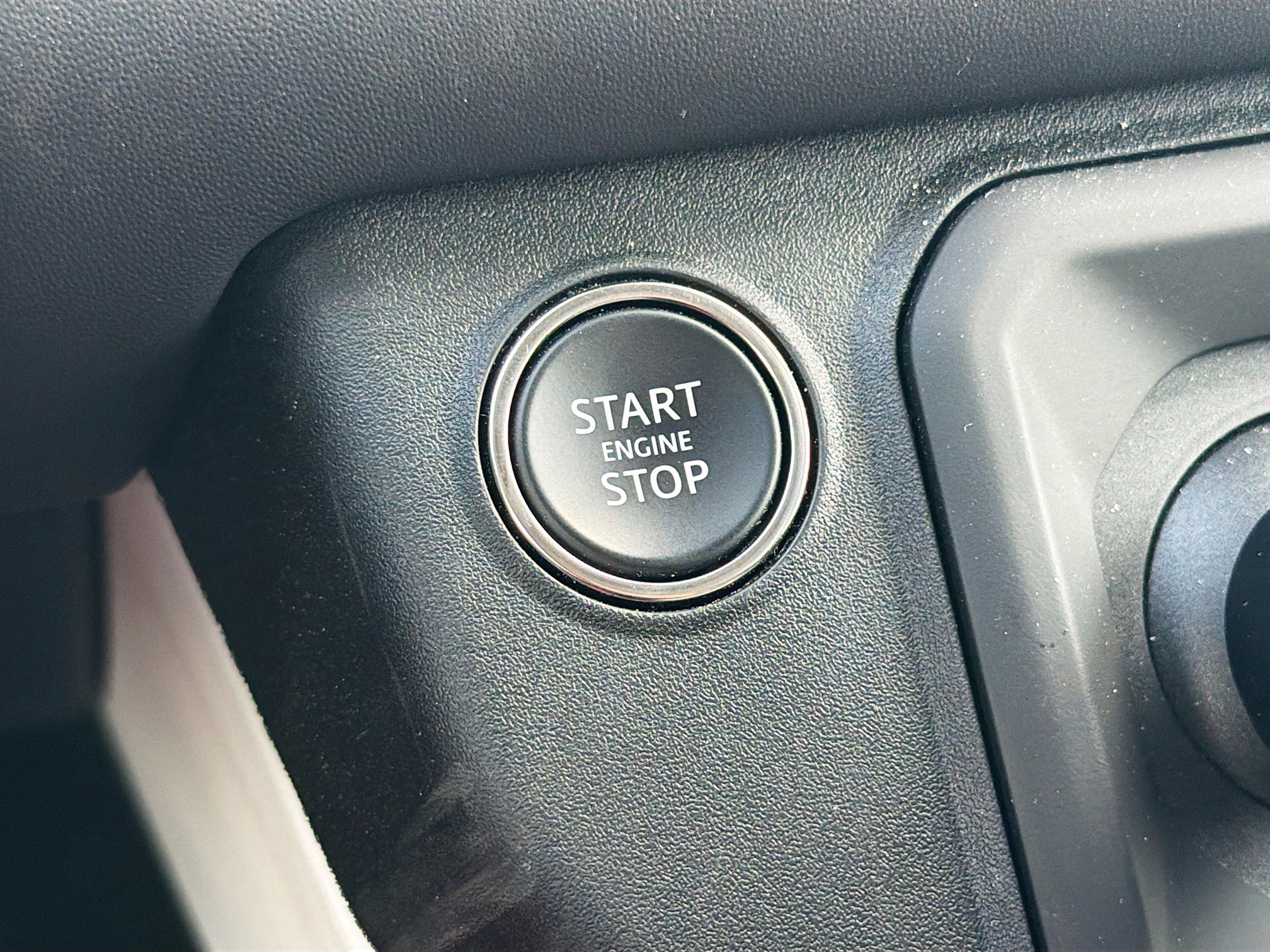 Used 2025 Land Rover Defender 110 S image 36