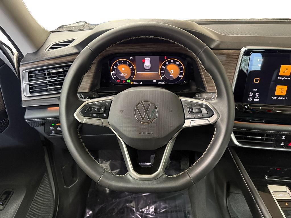 Used 2024 Volkswagen Atlas SEL AWD/4WD image 12