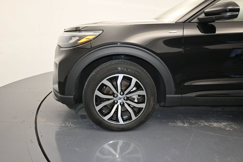 Used 2025 Ford Explorer ST-Line AWD/4WD image 9