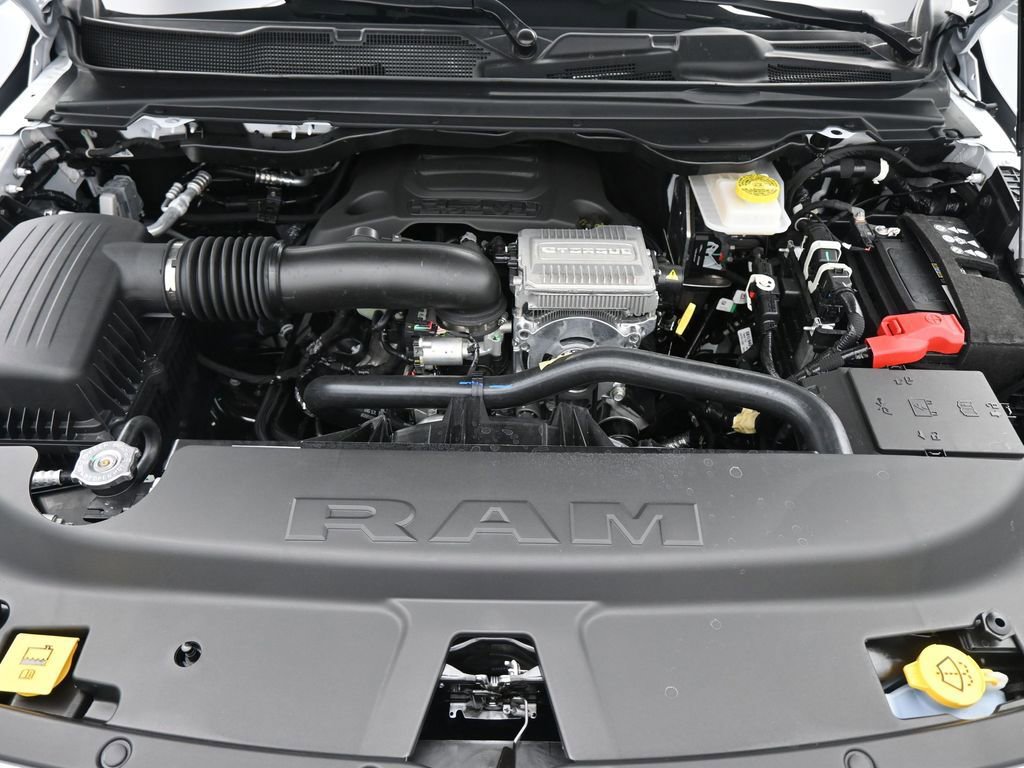New 2026 RAM 1500 4x4 Crew Cab image 25
