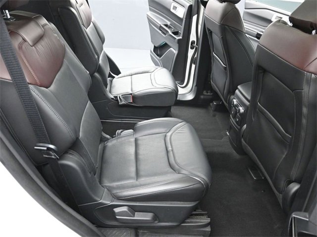 Certified 2022 Ford Explorer Platinum w/ Equipment Group 601A image 25