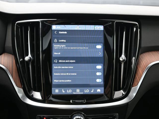 Used 2025 Volvo S60 B5 Plus image 17