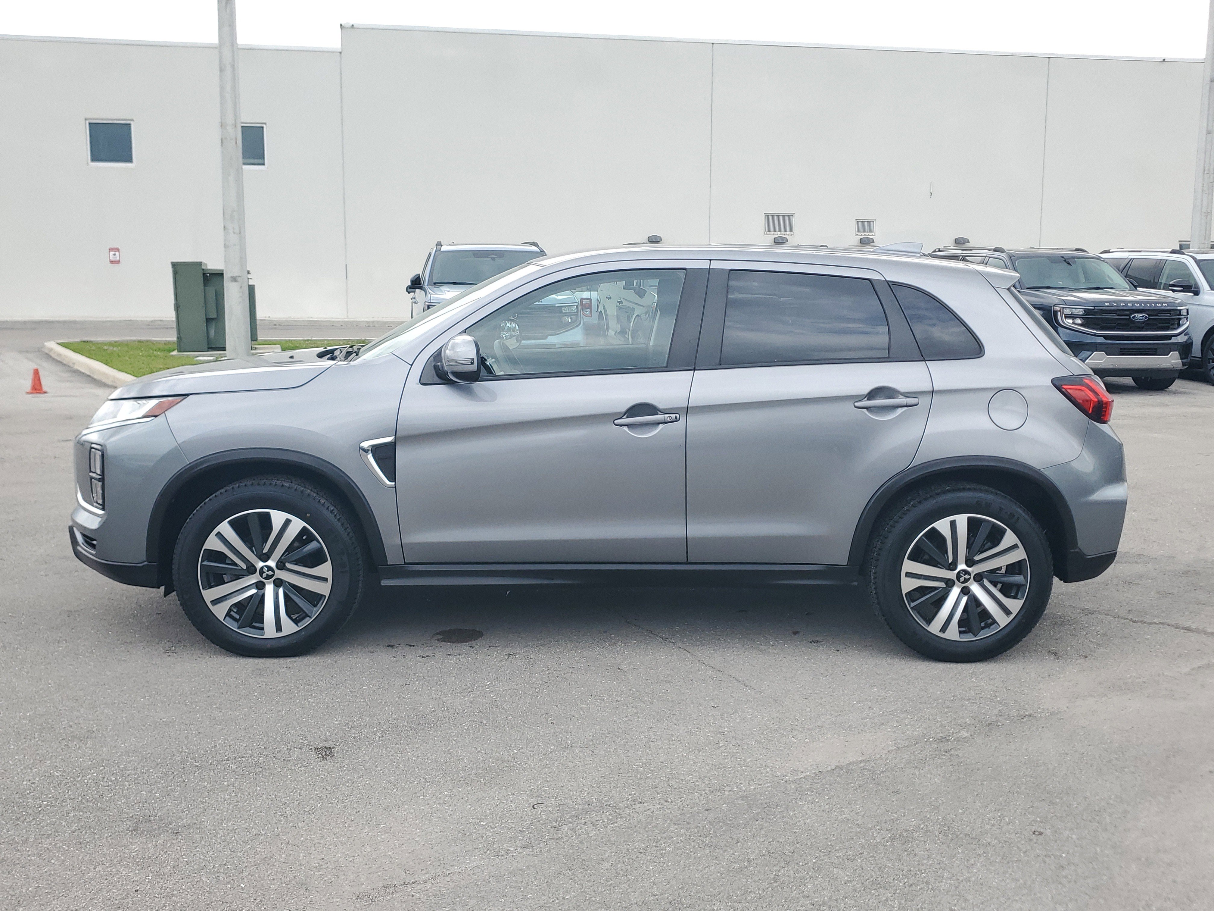 Used 2021 Mitsubishi Outlander Sport SE FWD image 8