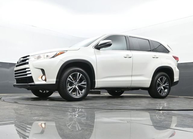 Used 2018 Toyota Highlander Plus FWD image 30