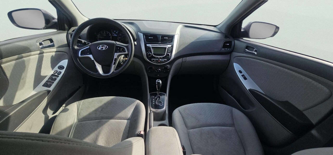 Used 2012 Hyundai Accent SE image 7