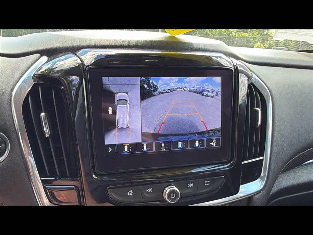 Used 2021 Chevrolet Traverse Premier w/ Redline Edition AWD/4WD image 19