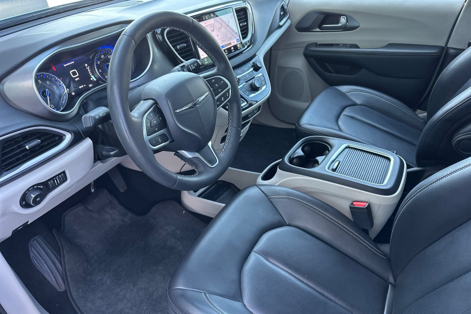 Certified 2023 Chrysler Pacifica Touring-L FWD image 12