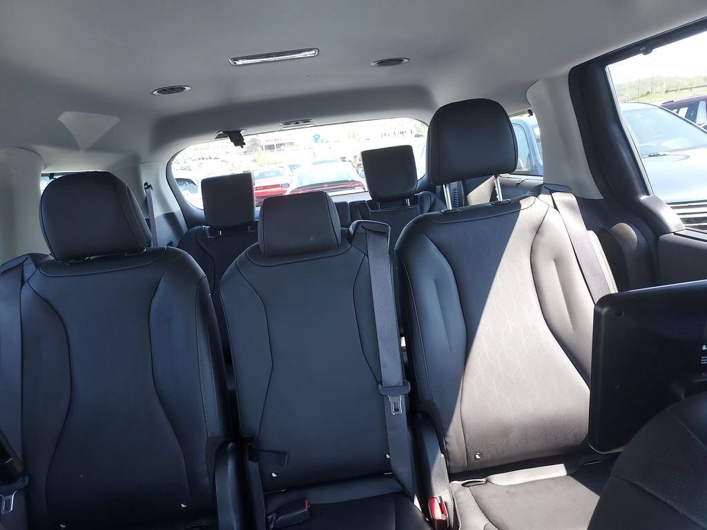 Certified 2024 Kia Carnival SX FWD image 13