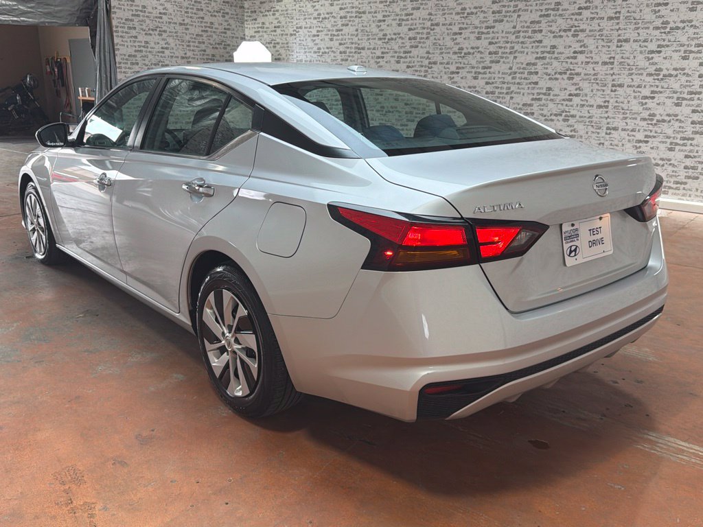 Used 2020 Nissan Altima 2.5 S FWD image 5