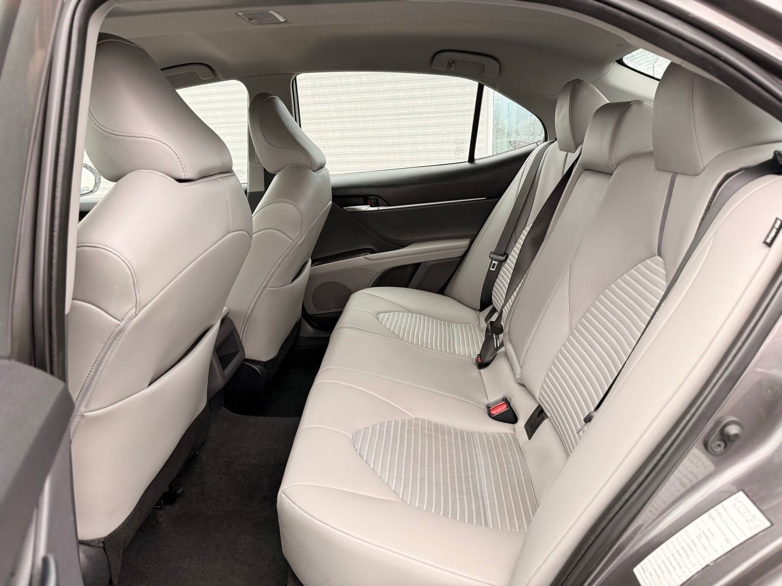 Used 2022 Toyota Camry SE image 16