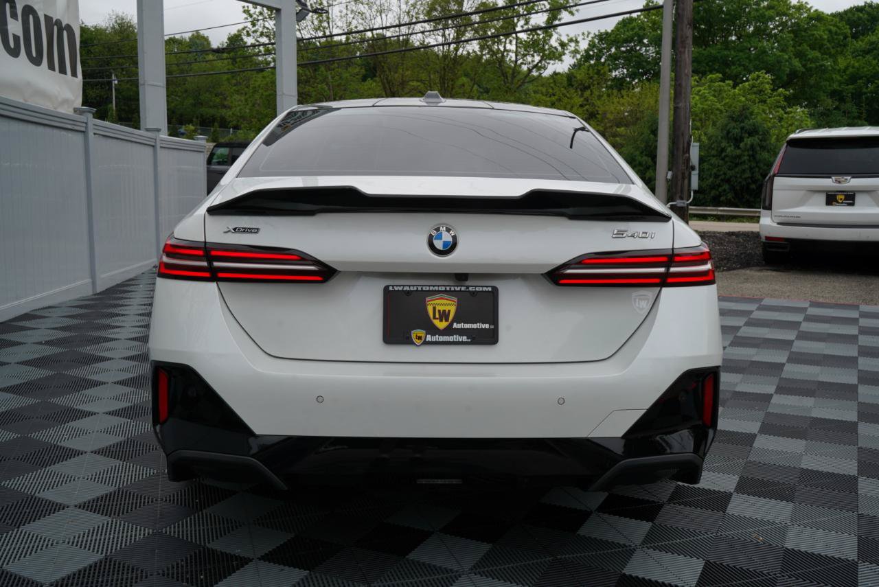 Used 2024 BMW 540i xDrive w/ Executive Package AWD/4WD image 8