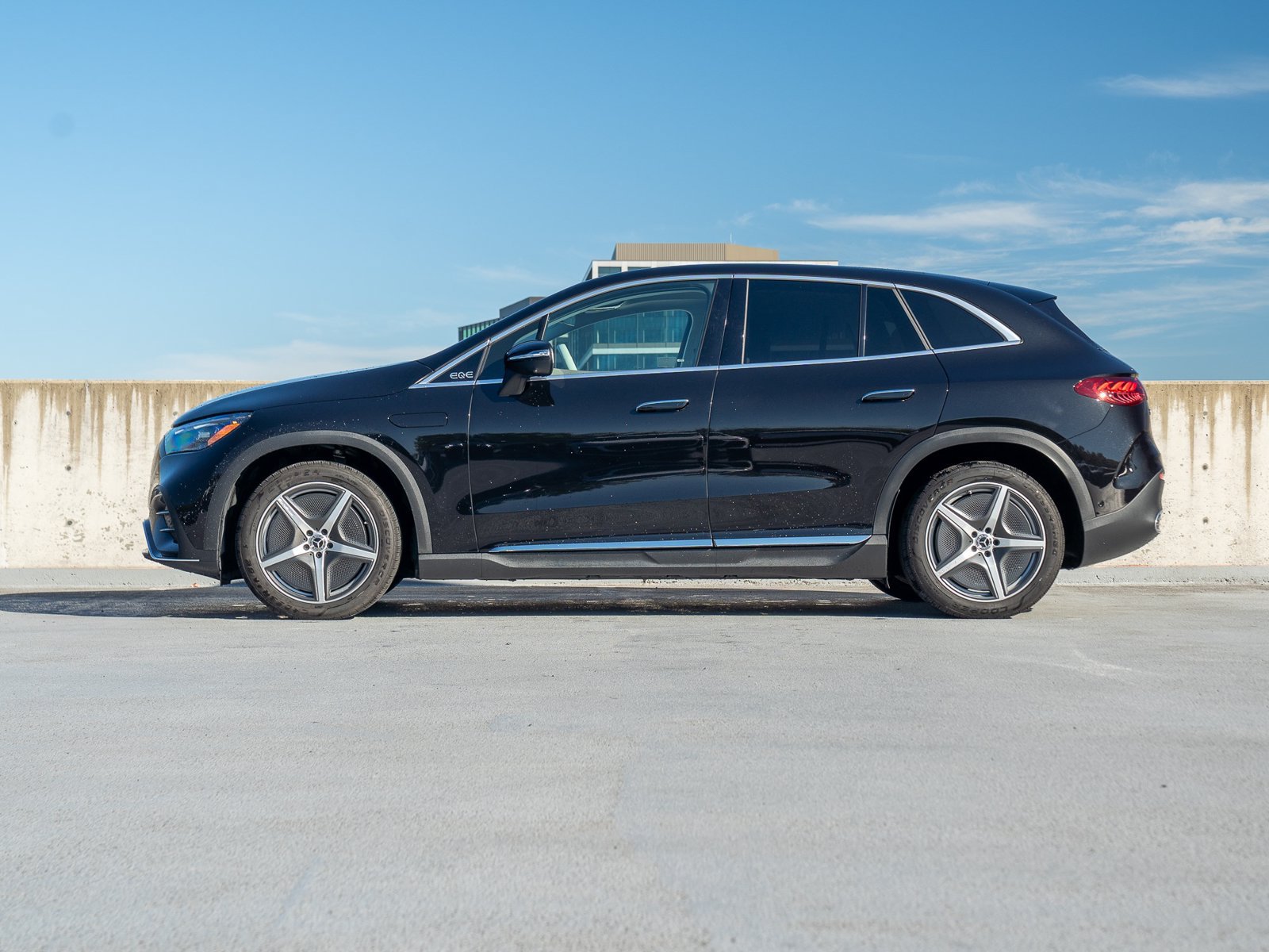 Certified 2023 Mercedes-Benz EQE 500 4MATIC SUV image 3