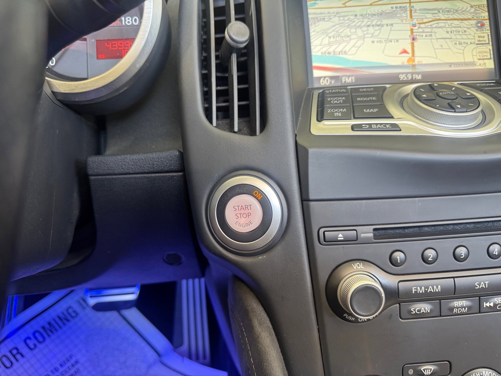 Used 2014 Nissan 370Z Touring w/ Sport Package image 30