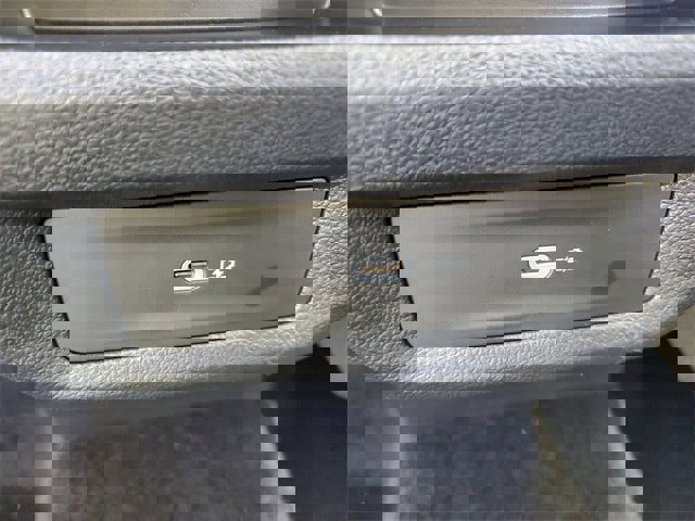 Certified 2025 Volkswagen Taos SE w/ Panoramic Sunroof Package image 12