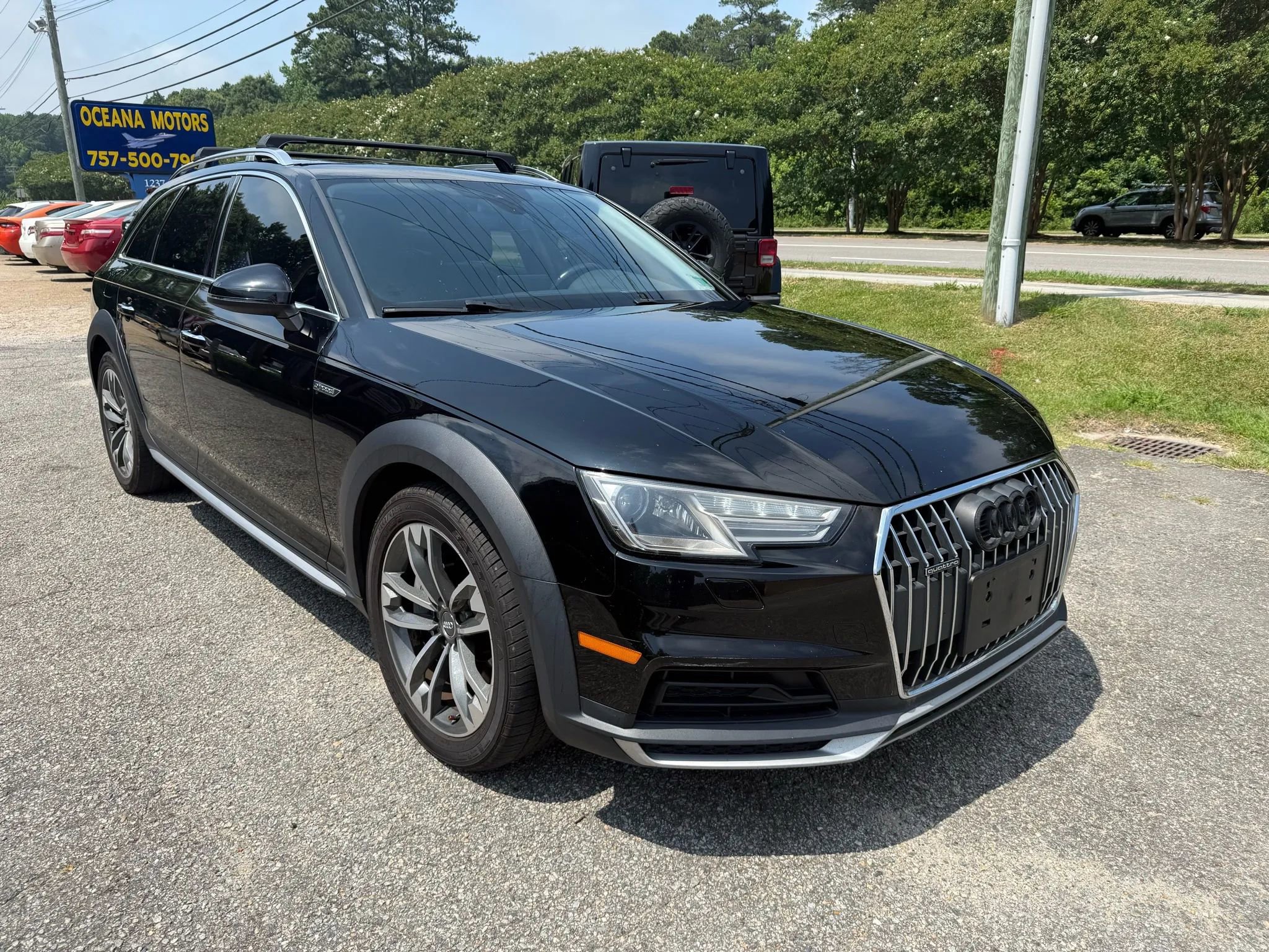 Used 2017 Audi A4 2.0T allroad Premium w/ Convenience Package image 3