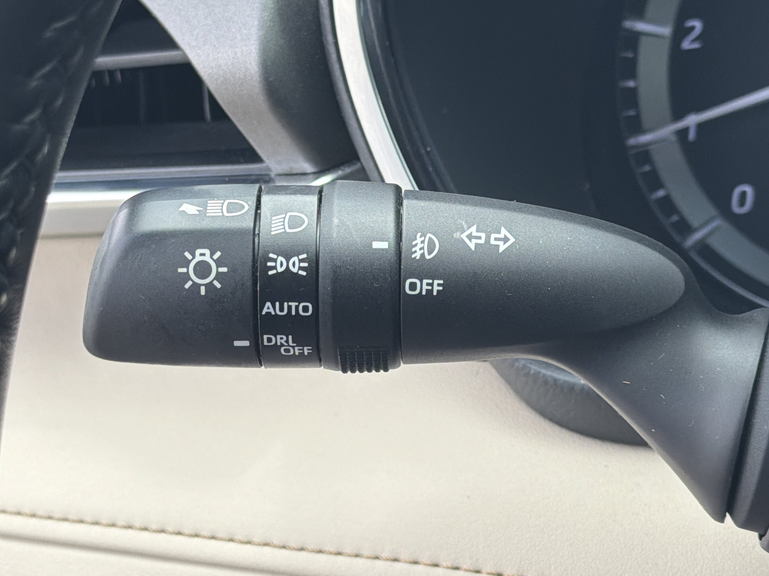 Certified 2021 Toyota Highlander Limited FWD image 11