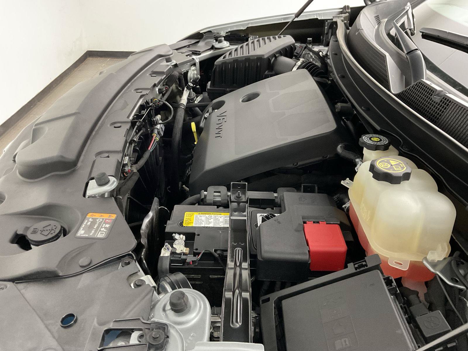Certified 2023 Chevrolet Traverse LT FWD image 19