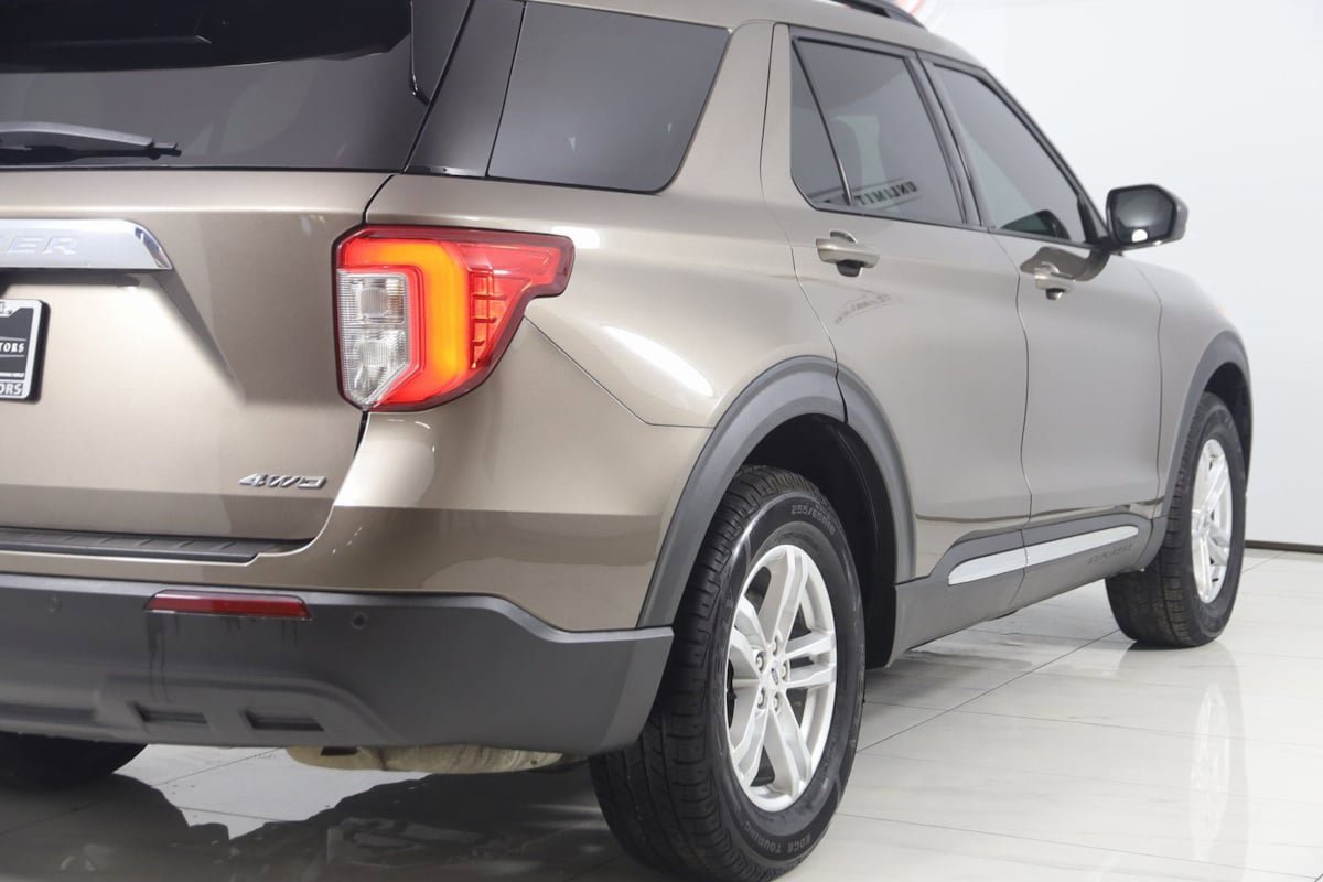 Used 2021 Ford Explorer XLT AWD/4WD image 43