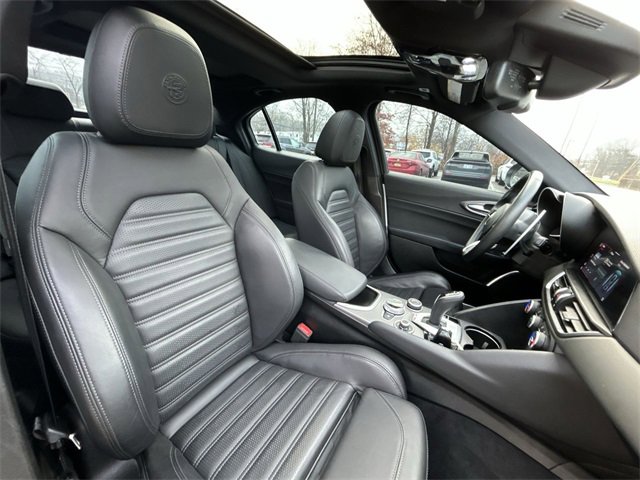 Used 2022 Alfa Romeo Giulia Veloce image 25