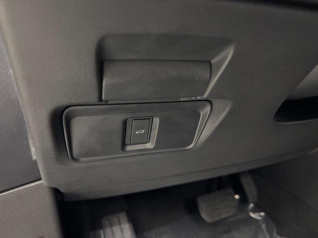 Used 2025 Land Rover Range Rover Evoque S image 55