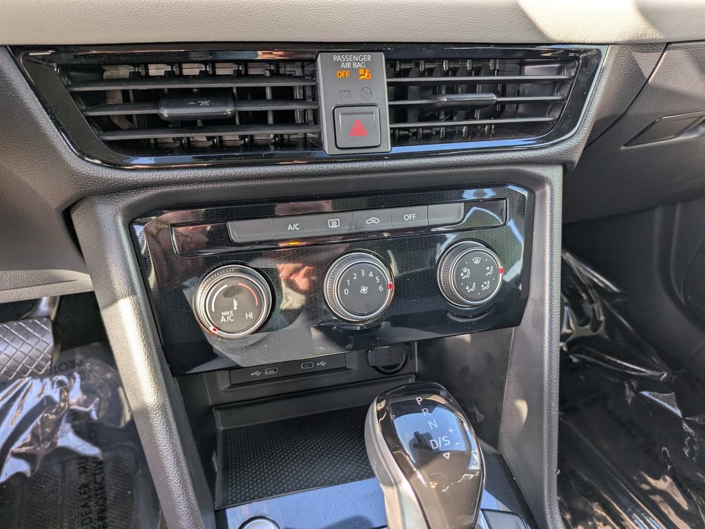 Certified 2025 Volkswagen Taos S FWD image 20
