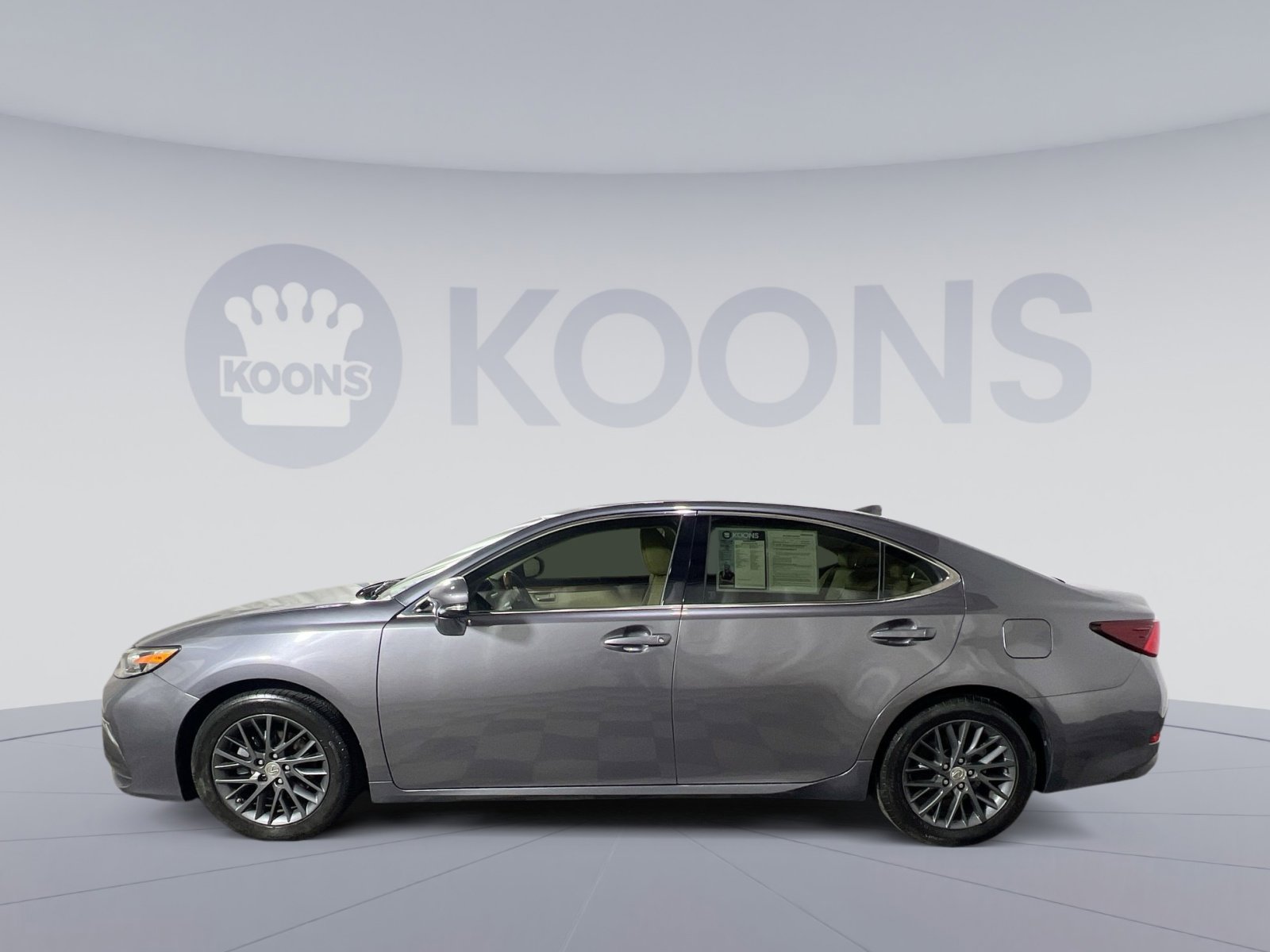 Used 2016 Lexus ES 350 w/ Luxury Package w/Wood Trim image 2